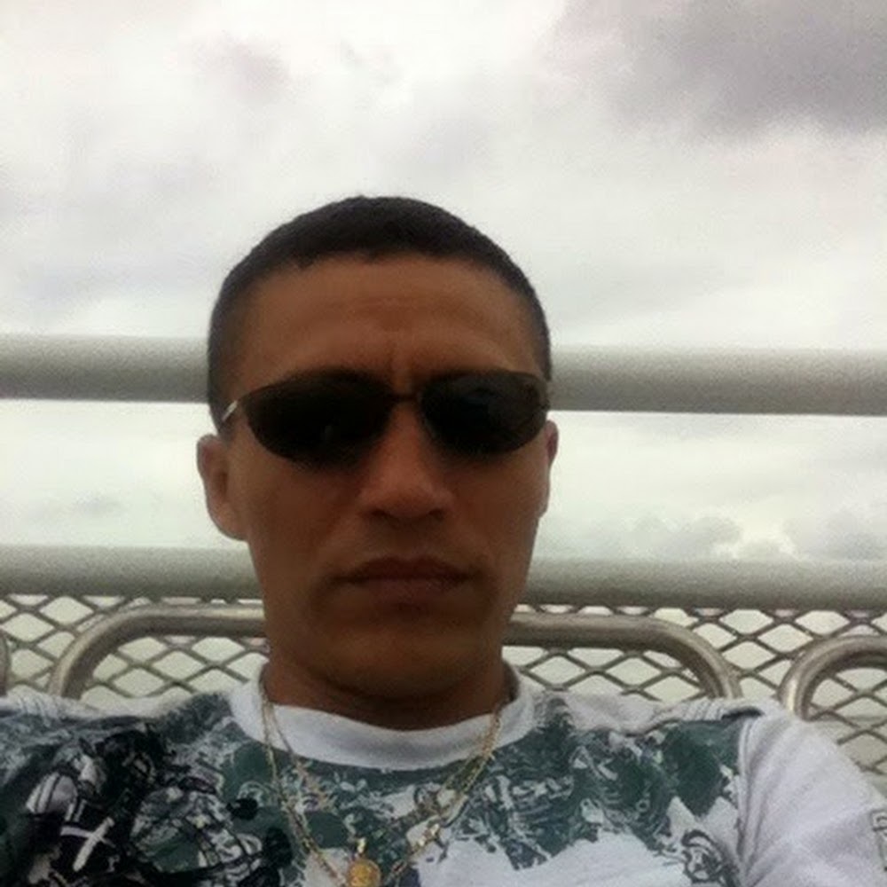Meet your Posher, Carlos